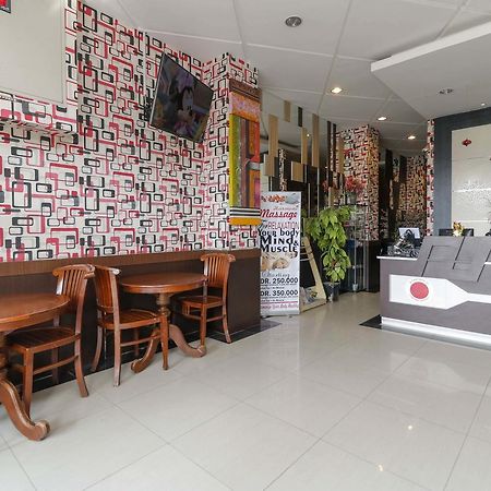 Reddoorz Plus Near Fort Rotterdam Makassar Dış mekan fotoğraf