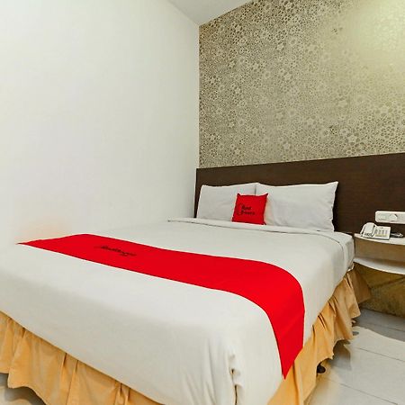 Reddoorz Plus Near Fort Rotterdam Makassar Dış mekan fotoğraf