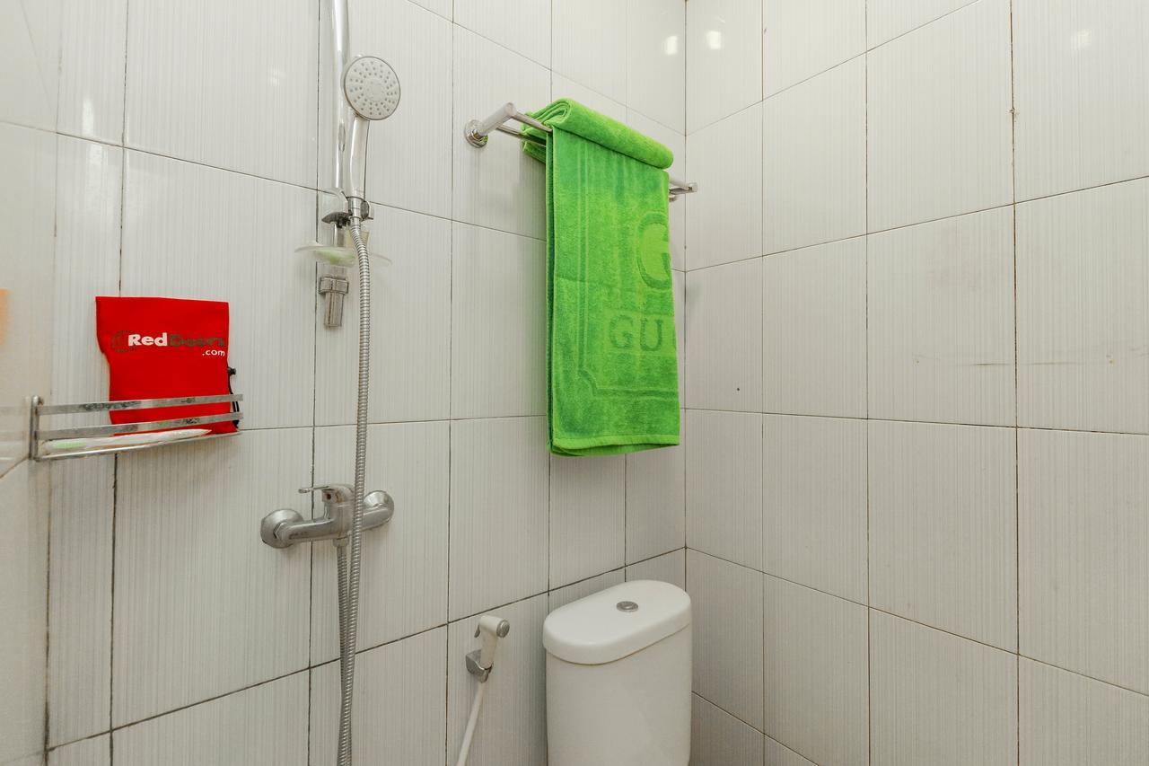 Reddoorz Plus Near Fort Rotterdam Makassar Dış mekan fotoğraf