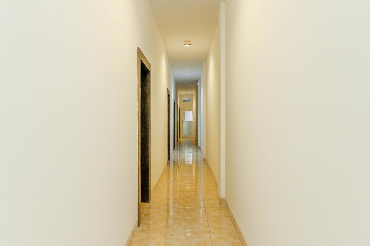 Reddoorz Plus Near Fort Rotterdam Makassar Dış mekan fotoğraf