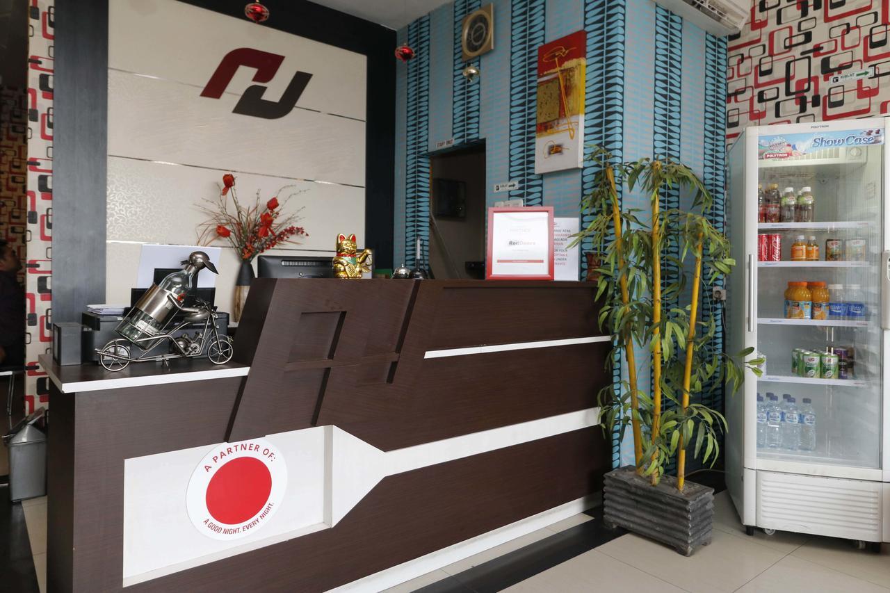 Reddoorz Plus Near Fort Rotterdam Makassar Dış mekan fotoğraf
